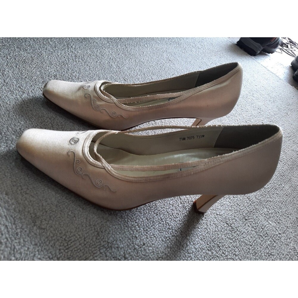 Liz Rene Mancini Womens Dress High Heels Slip On Size 7.5 Leather sole 3" High